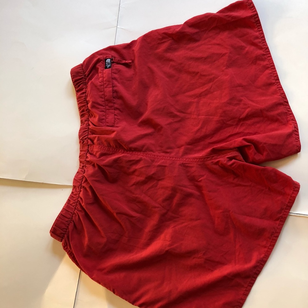 The north face red nylon fishing shorts - Picture 6 of 7